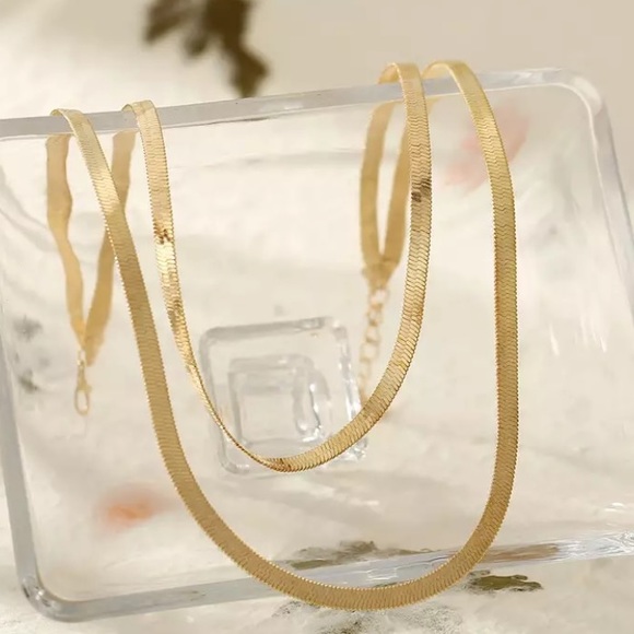 NEW 18k Gold Plated Double-Layered Snake Necklace - Picture 2 of 6